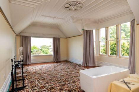 Photo of property in 7 Sealy Road, Bluff Hill, Napier, 4110