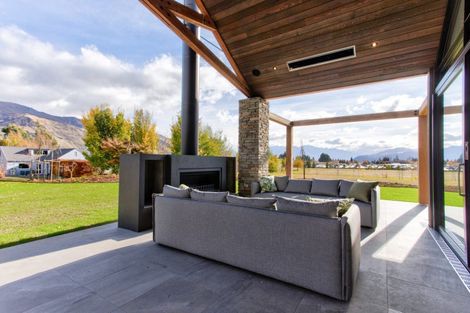 Photo of property in 16 Mccaw Mews, Wanaka, 9305