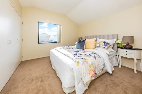 Photo of property in 19 Kirikiri Lane, East Tamaki, Auckland, 2013