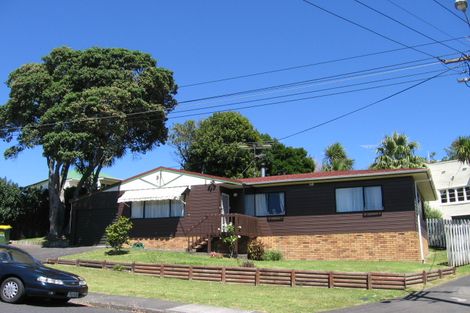Photo of property in 1/2 Aorangi Place, Birkenhead, Auckland, 0626