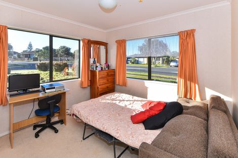 Photo of property in 2 Reyland Close, Weymouth, Auckland, 2103