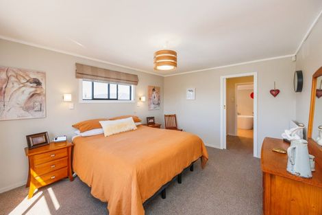 Photo of property in 8 Roore Street, Foxton Beach, Foxton, 4815