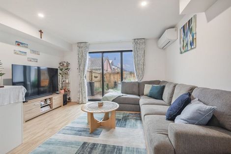 Photo of property in 3/4 Gilberthorpes Road, Islington, Christchurch, 8042