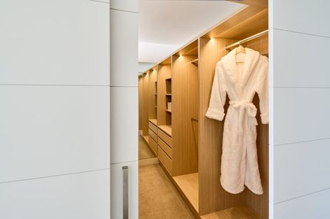 Photo of property in Clyde Quay Wharf, 2b/6 Clyde Quay Wharf, Te Aro, Wellington, 6011