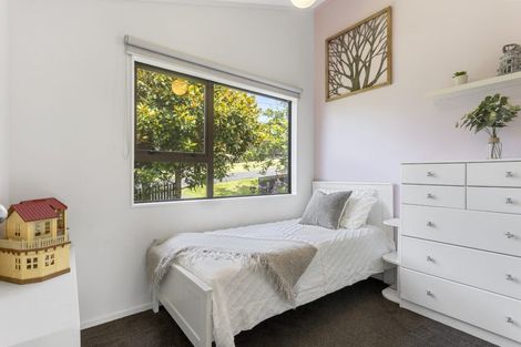 Photo of property in 36 Elliston Crescent, Stanmore Bay, Whangaparaoa, 0932