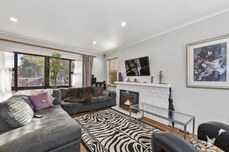 Photo of property in 18 Holloway Place, Forest Lake, Hamilton, 3200