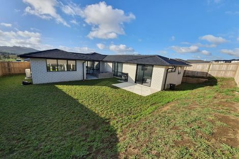 Photo of property in 25 Lippiatt Crescent, Pokeno, 2402