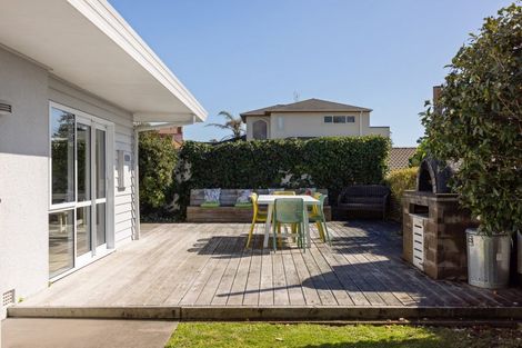Photo of property in 2/203 Oceanbeach Road, Mount Maunganui, 3116