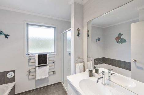 Photo of property in 68 Bruce Road, Levin, 5510