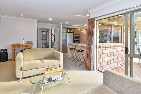Photo of property in 217 Carnoustie Drive, Wattle Downs, Auckland, 2103
