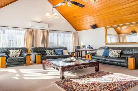 Photo of property in 7 Sunrise Lane, Te Atatu South, Auckland, 0610