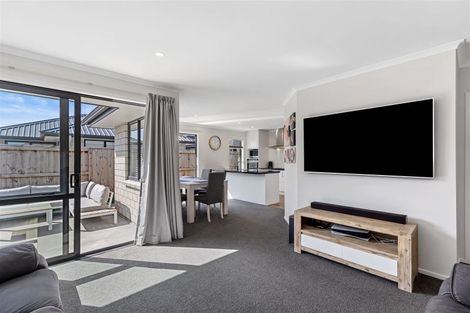 Photo of property in 44 Hills View Drive, Papamoa, 3118