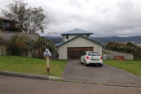 Photo of property in 5 Swain Grove, Riverstone Terraces, Upper Hutt, 5018