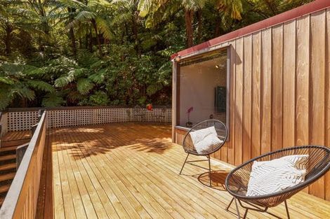 Photo of property in 3 Whiorau Grove, Lowry Bay, Lower Hutt, 5013