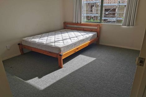 Photo of property in 1/66 Pupuke Road, Hillcrest, Auckland, 0627