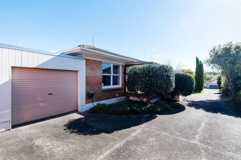 Photo of property in 2/7 Napoleon Avenue, Milford, Auckland, 0620