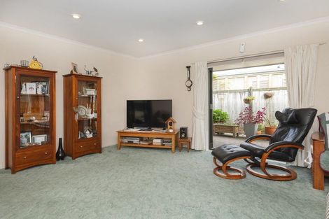 Photo of property in 4 Coulston Place, Riverdale, Gisborne, 4010