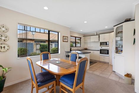 Photo of property in 15 Rosberg Place, Mount Maunganui, 3116