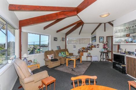 Photo of property in 2/4 Scott Street, Moturoa, New Plymouth, 4310