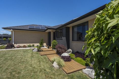 Photo of property in 31 Dreaver Drive, Waitara, 4320