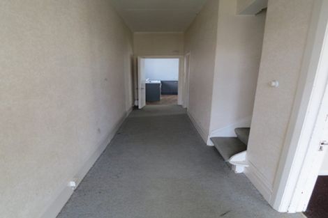 Photo of property in 12 Edge Hill, Mount Victoria, Wellington, 6011