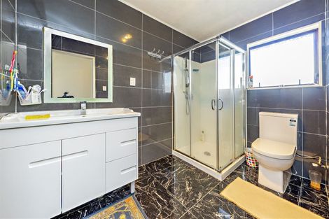 Photo of property in 2/9 Sharivari Place, Conifer Grove, Takanini, 2112