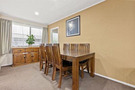 Photo of property in 12 Gloaming Place, Conifer Grove, Takanini, 2112