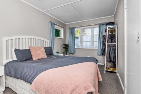 Photo of property in 65 Ferry Road, Clive, 4102