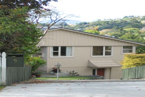 Photo of property in 5 Ecclesfield Grove, Silverstream, Upper Hutt, 5019