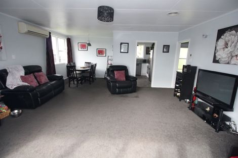 Photo of property in 4 Ngatuku Place, Tokoroa, 3420