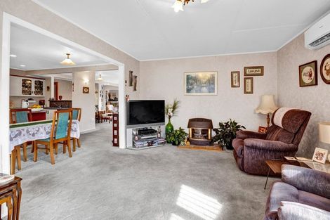 Photo of property in 16 Hunter Street, Hawera, 4610