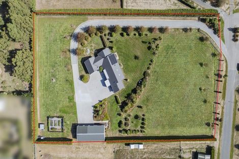 Photo of property in 39 Thorndon Close, Kirwee, Darfield, 7571