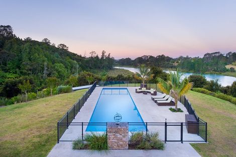 Photo of property in 249b Paremoremo Road, Lucas Heights, Auckland, 0632