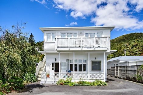 Photo of property in 2/14 Oroua Street, Eastbourne, Lower Hutt, 5013