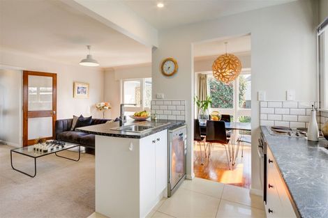 Photo of property in 2/42 Office Road, Merivale, Christchurch, 8014