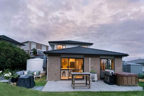 Photo of property in 76 Maire Road, Orewa, 0931