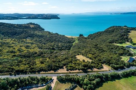 Photo of property in 40 Walter Frank Drive, Waiheke Island, 1971