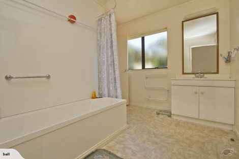 Photo of property in 129 Miromiro Road, Normandale, Lower Hutt, 5010