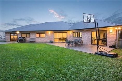 Photo of property in 2 Bovill Way, Tuakau, 2121