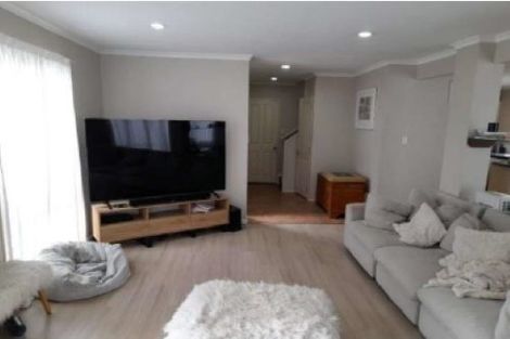 Photo of property in 2/26a Dallinghoe Crescent, Milford, Auckland, 0620