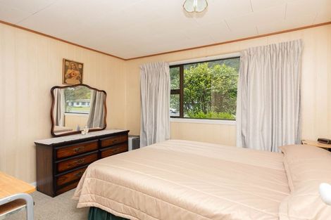 Photo of property in 80 Main Road, Harihari, 7884