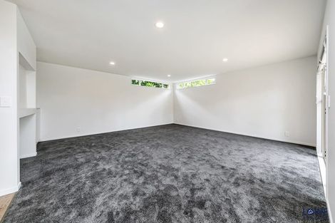 Photo of property in 1/2 Hauraki Road, Hauraki, Auckland, 0622