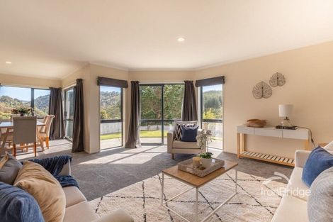 Photo of property in 13 Percy Kinsman Crescent, Riverstone Terraces, Upper Hutt, 5018