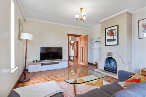 Photo of property in 180 Brooklands Road, Vogeltown, New Plymouth, 4310