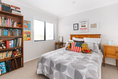 Photo of property in 16 Olive Close, Omokoroa, 3114