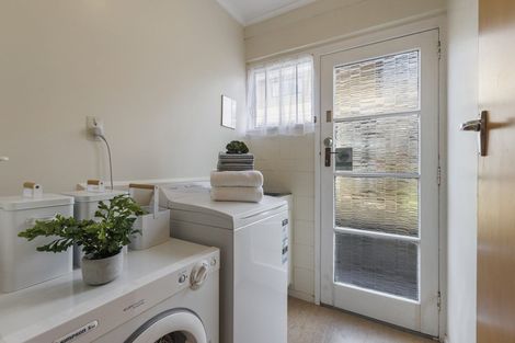 Photo of property in 3/10 Shakespeare Road, Milford, Auckland, 0620