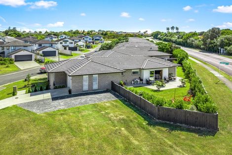 Photo of property in 2 Maylee Crescent, Gulf Harbour, Whangaparaoa, 0930