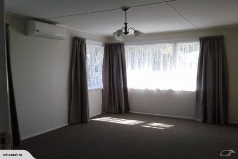 Photo of property in 20 Avenue Road, Foxton, 4814