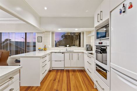 Photo of property in 7 Divich Avenue, Te Atatu South, Auckland, 0610