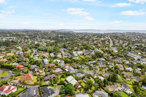 Photo of property in 1/16 Cairnbrae Court, Northcross, Auckland, 0632